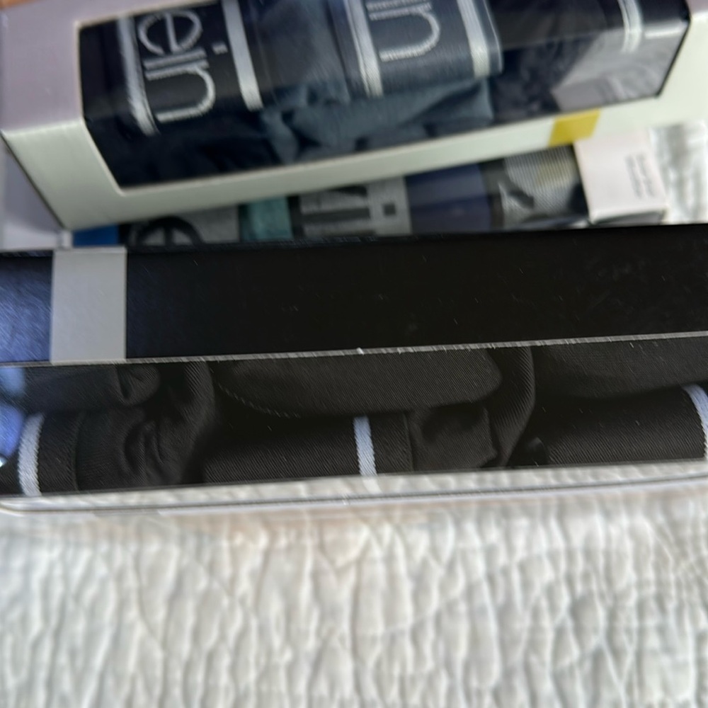 Calvin Klein 3-PK Microfiber Stretch Black Boxer Briefs Med NWT - Picture 12 of 13